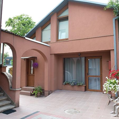 Petro Delux Apartments كاوناس المظهر الخارجي الصورة