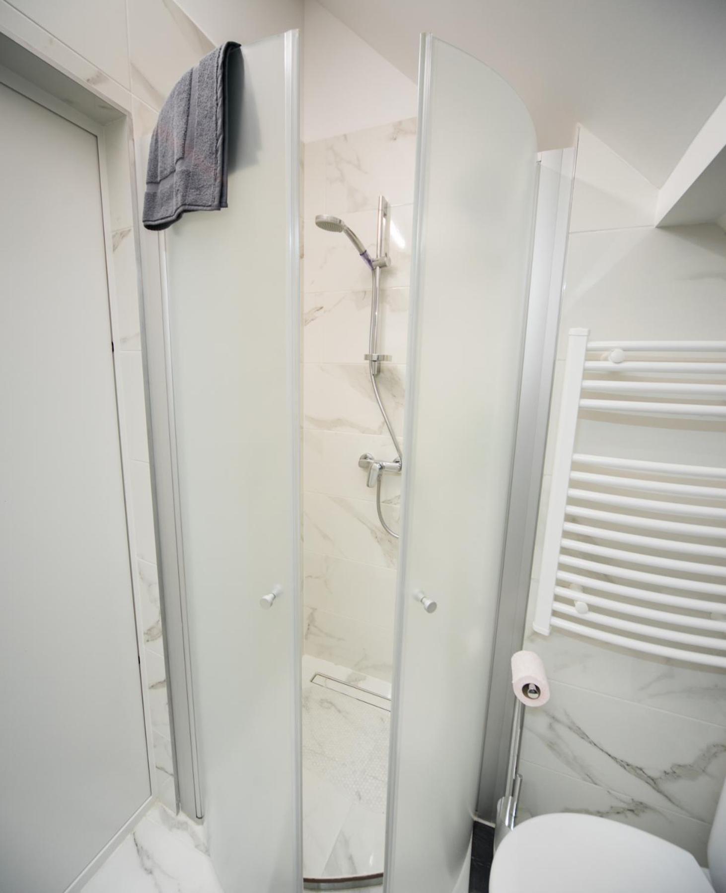 Petro Delux Apartments كاوناس المظهر الخارجي الصورة